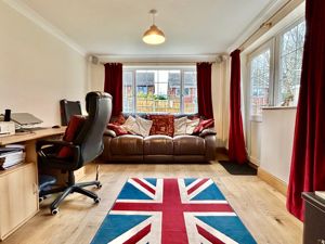 Snug/Study/Playroom- click for photo gallery